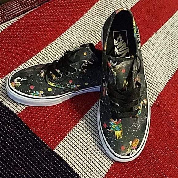 Vans Shoes - Vans cosmos canvas sneakers. New! Size 6